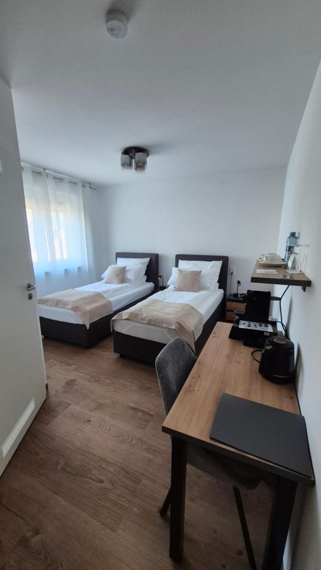 Apartments Seibel Doppel-Zweibettzimmer Mit Bad Ройтлинген Экстерьер фото